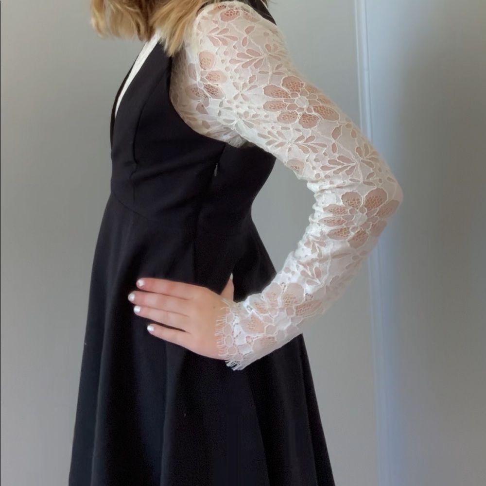 Beautiful Lace Sleeved Dress - Sandro Paris ✨